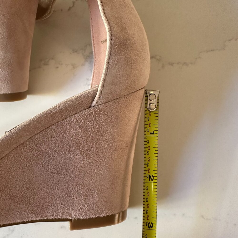 NWT Saks Fifth Avenue Suede Wedges, 8.5, light pink/nude - Picture 8 of 8